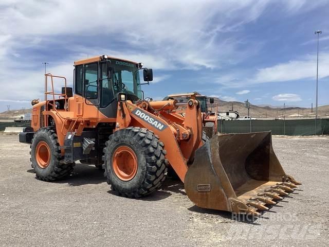 Doosan DL300-5 Gumikerekes homlokrakodók