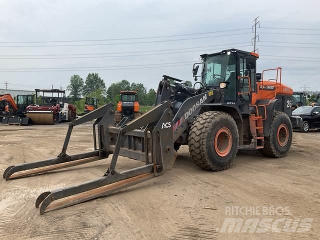 Doosan DL320-7 Gumikerekes homlokrakodók