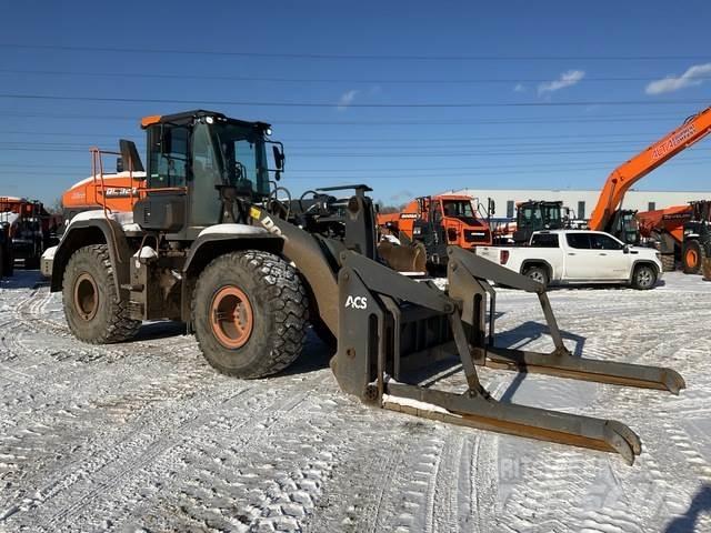 Doosan DL320-7 Gumikerekes homlokrakodók