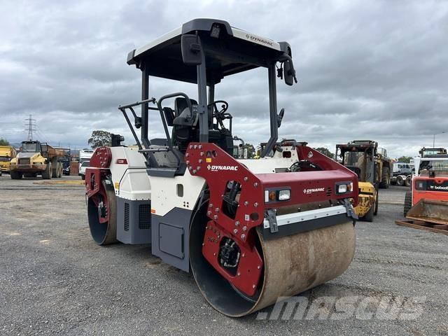 Dynapac CC2200 Ikerdobos hengerek