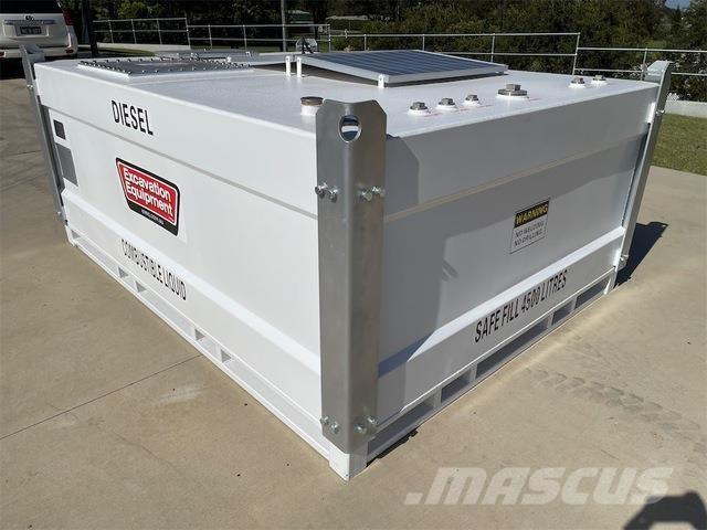  EXEQ Üzemanyag- és adaléktartályok