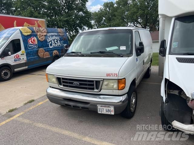 Ford E-150 Transporterek