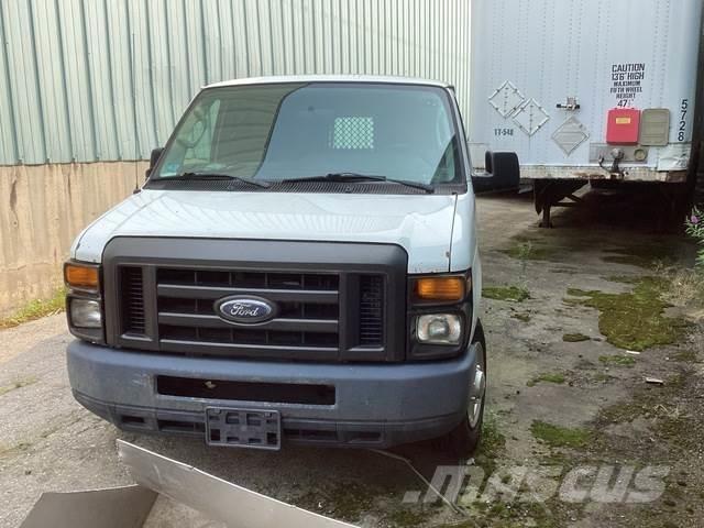 Ford E-150 Transporterek