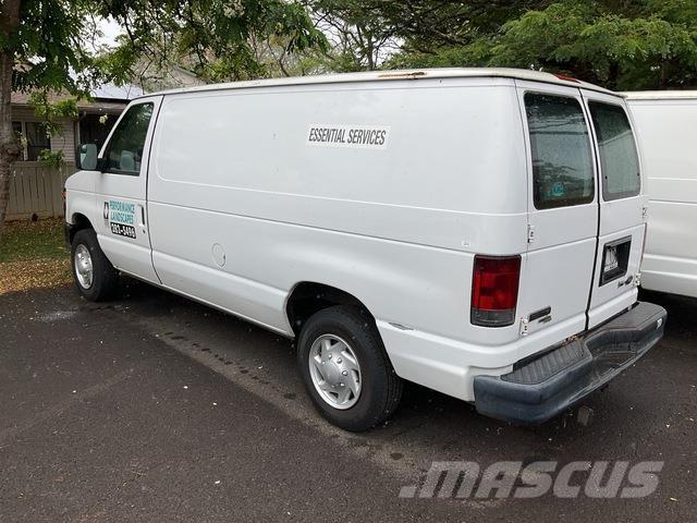 Ford E-150 Transporterek