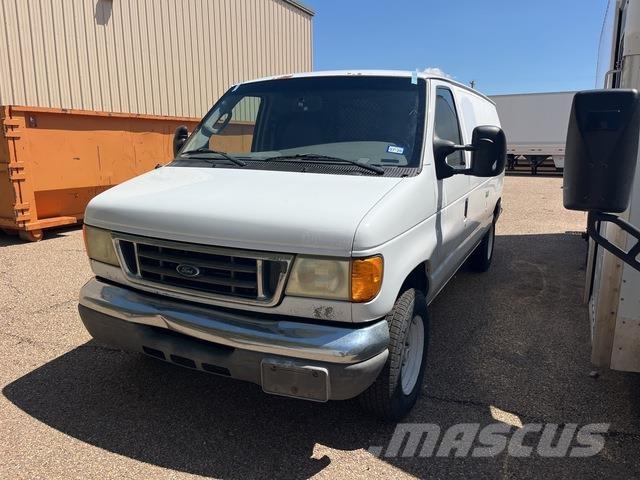 Ford E-150 Transporterek