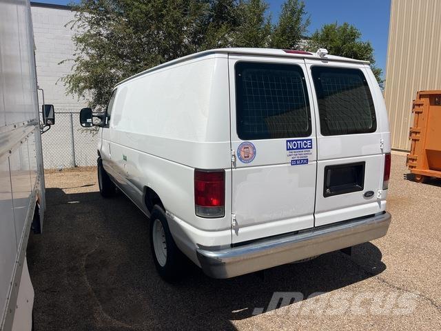 Ford E-150 Transporterek