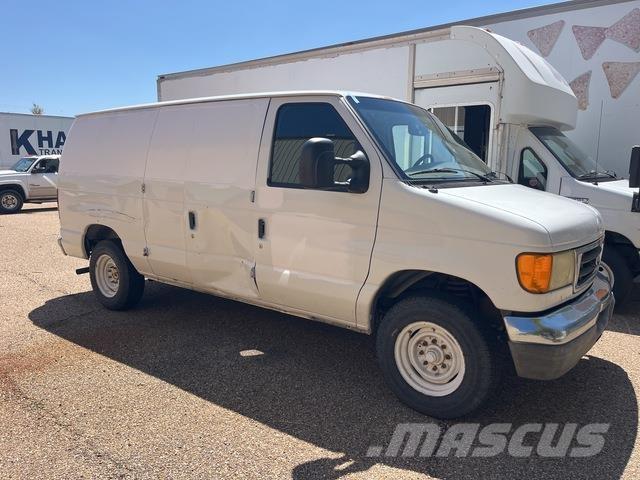 Ford E-150 Transporterek