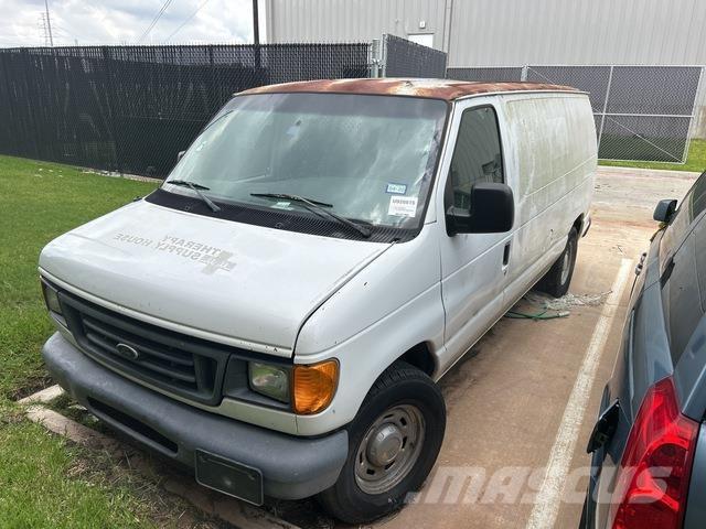 Ford E-150 Transporterek