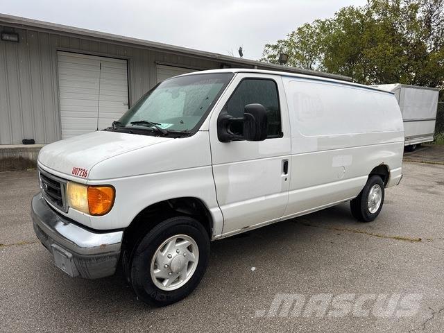 Ford E-150 Transporterek