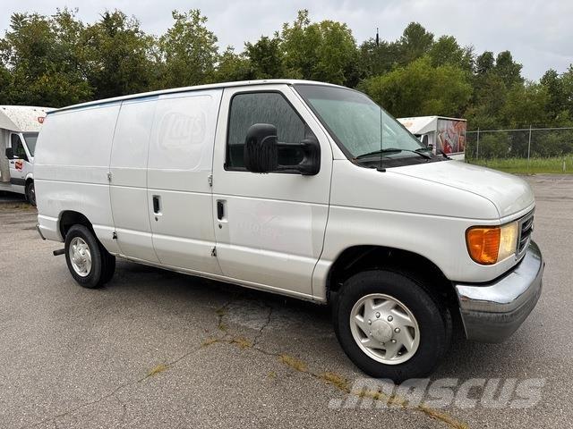 Ford E-150 Transporterek