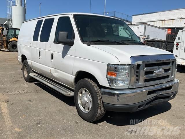 Ford E-250 Transporterek