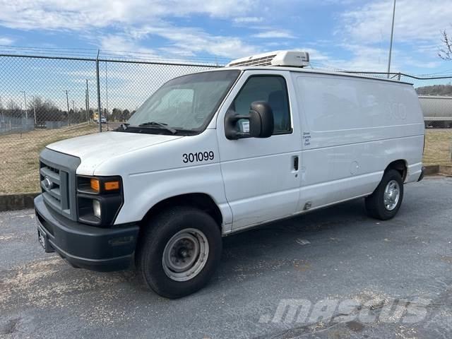 Ford E-250 Transporterek