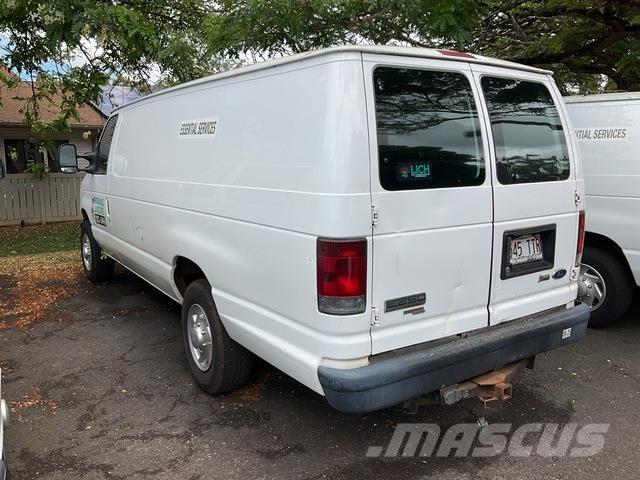 Ford E-250 Transporterek