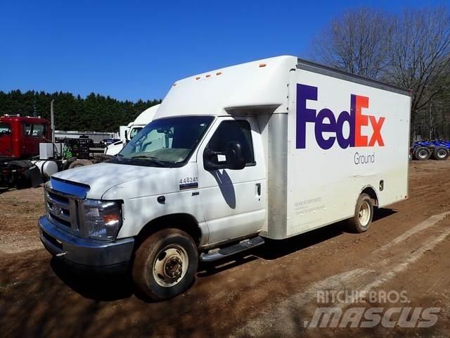 Ford E-350 Dobozos teherautók