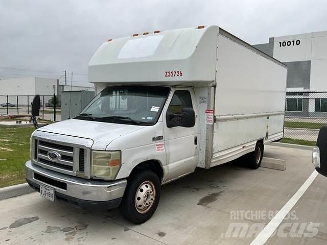 Ford E-350 Transporterek