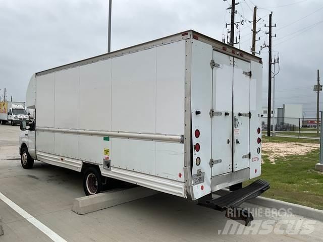 Ford E-350 Transporterek
