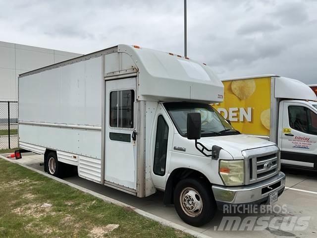 Ford E-350 Transporterek