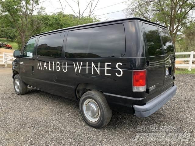 Ford E-350 Kistehergépjárművek