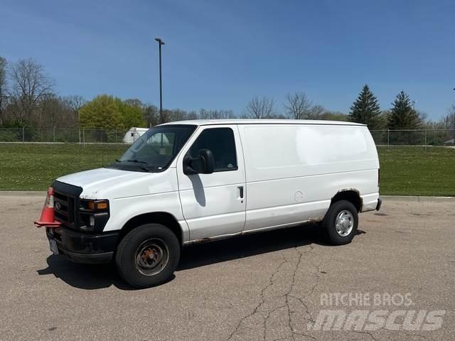 Ford E-350 Transporterek