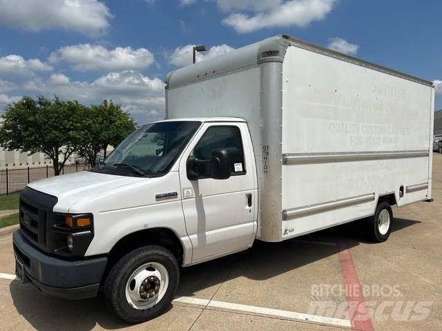 Ford E-350 Dobozos teherautók