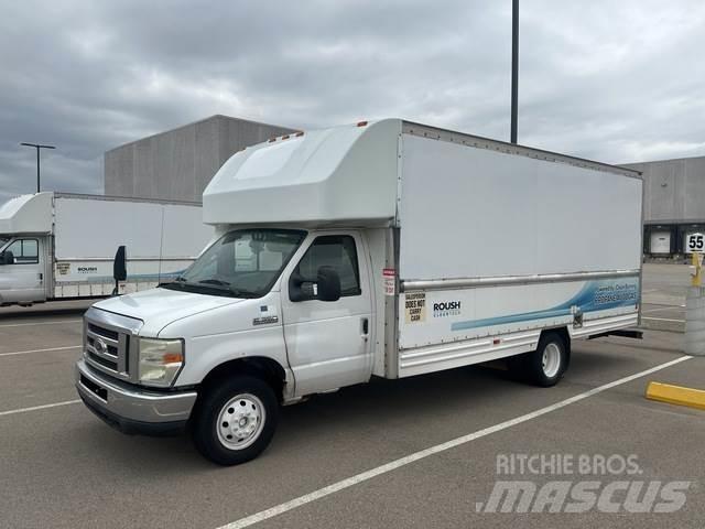 Ford E-350 Dobozos teherautók