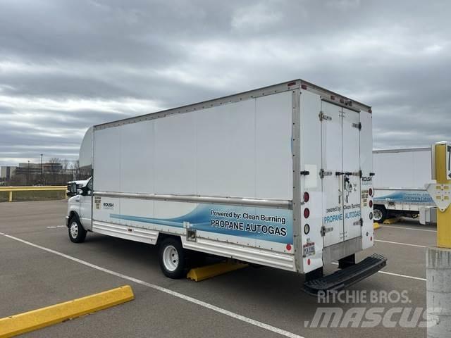 Ford E-350 Dobozos teherautók