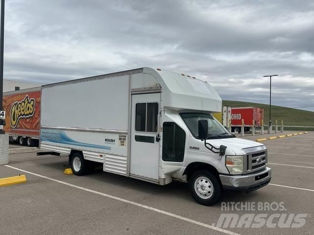 Ford E-350 Dobozos teherautók