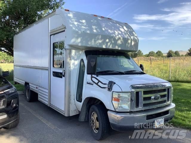 Ford E-350 Dobozos