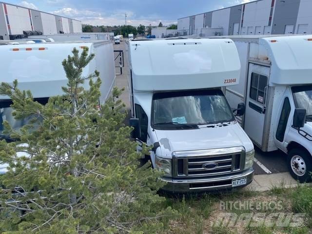 Ford E-350 Transporterek