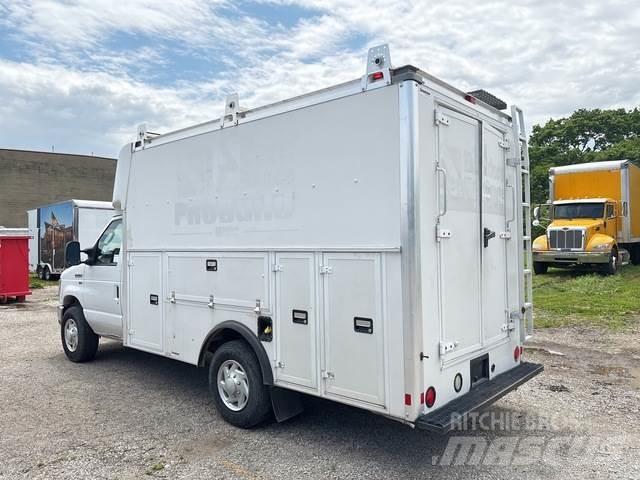 Ford E-350 Transporterek
