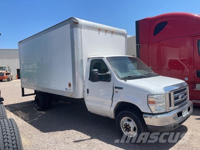 Ford E-350 Dobozos teherautók