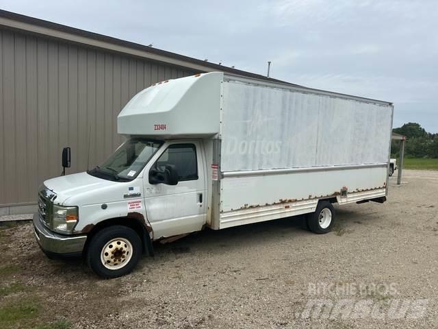 Ford E-350 Dobozos teherautók
