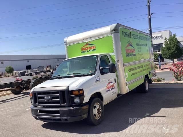Ford E-350 Dobozos teherautók