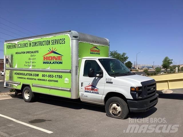 Ford E-350 Dobozos teherautók