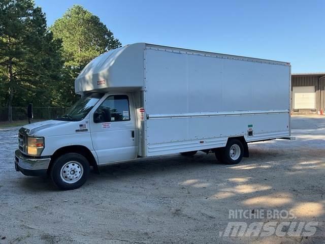 Ford E-350 Dobozos