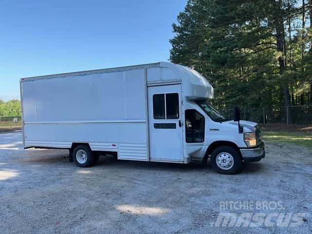 Ford E-350 Dobozos