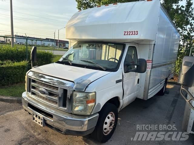 Ford E-350 Transporterek