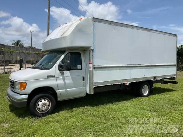 Ford E-350 Dobozos teherautók