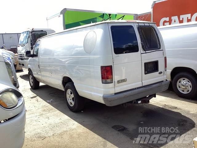 Ford E-350 Transporterek