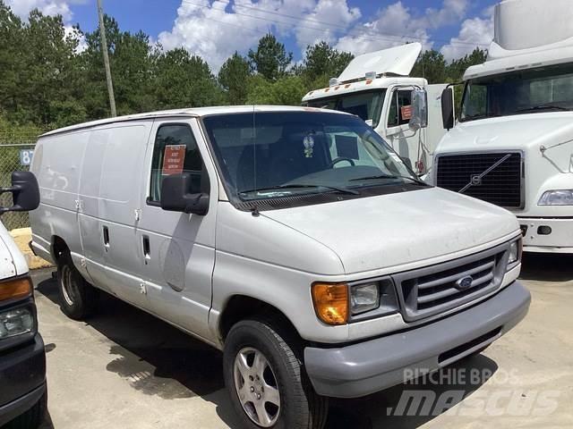 Ford E-350 Transporterek