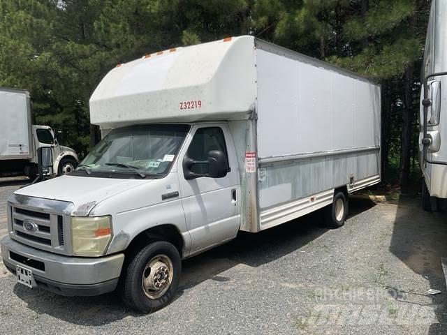 Ford E-350 Transporterek