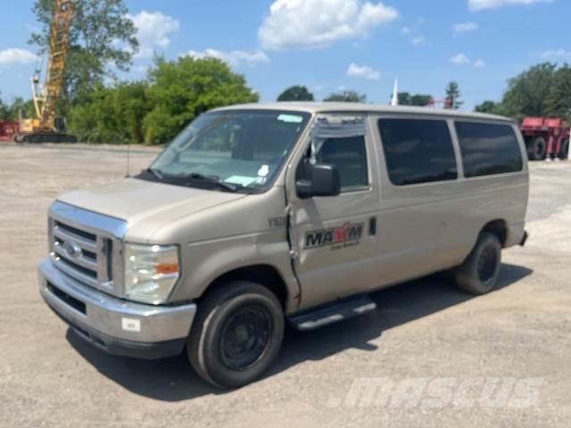 Ford E-350 Kistehergépjárművek