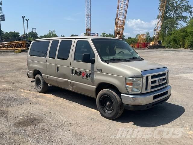 Ford E-350 Kistehergépjárművek