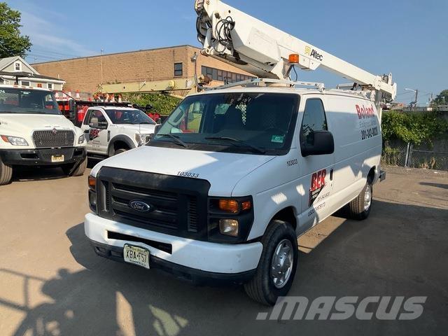 Ford E-350 Teherautóra szerelt emelők és állványok