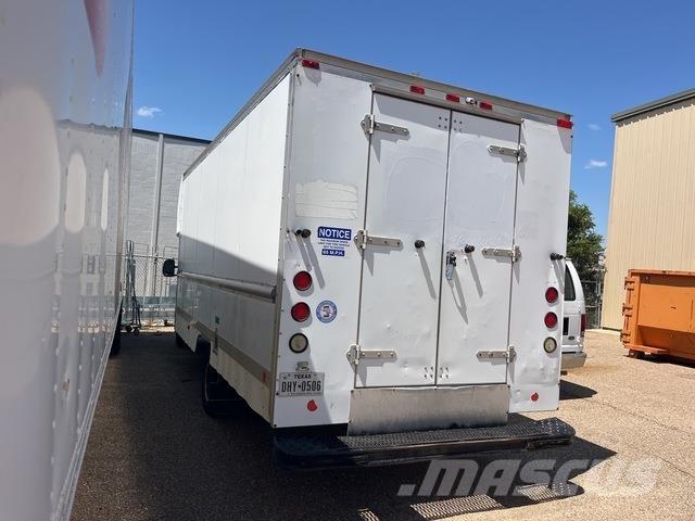 Ford E-350 Transporterek