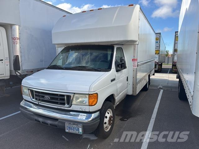 Ford E-350 Dobozos