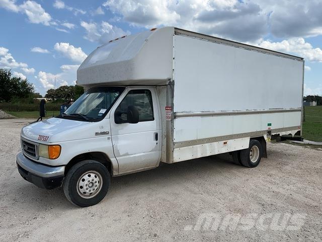 Ford E-350 Dobozos teherautók