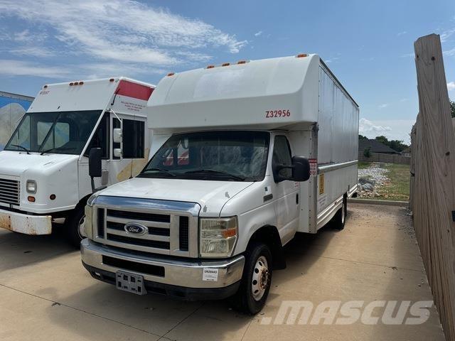 Ford E-350 Transporterek
