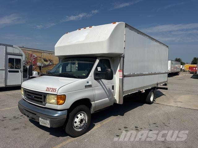 Ford E-350 Transporterek