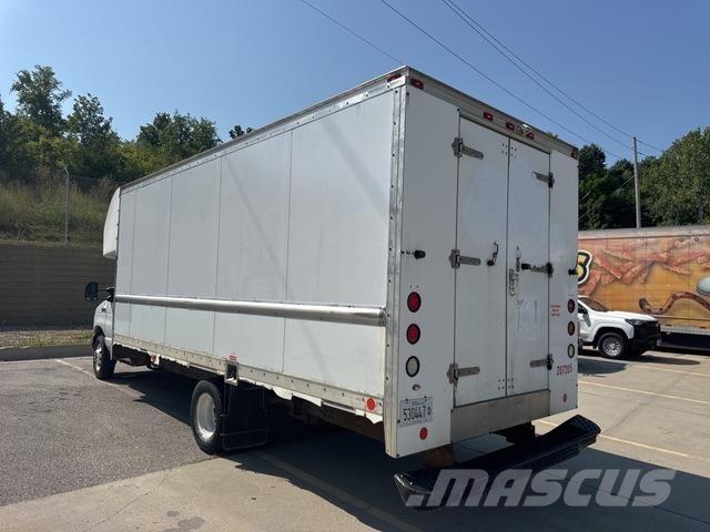 Ford E-350 Transporterek